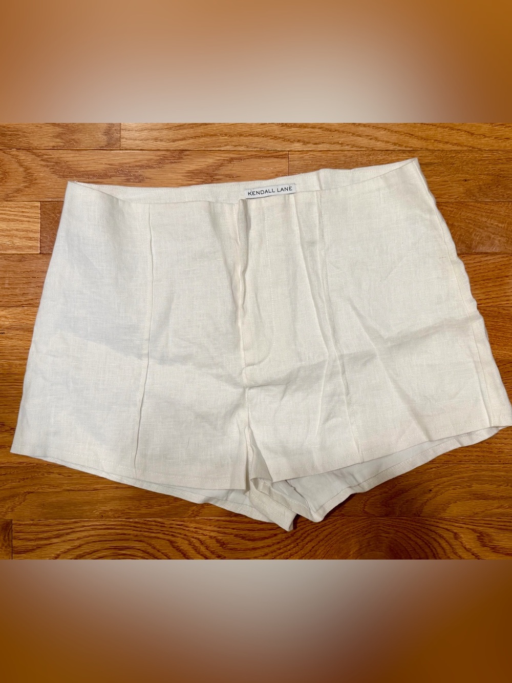 Kendall Lane white Linen Shorts